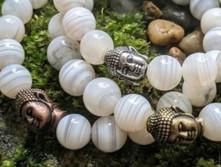 white stripe agate beaded bracelet