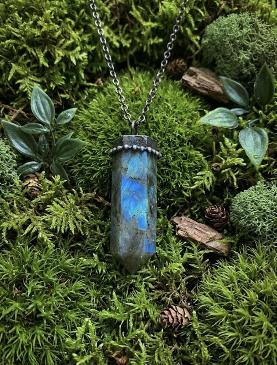 Crystal point necklace